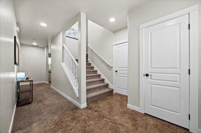 Building Photo - 10130 W Brownstone Dr