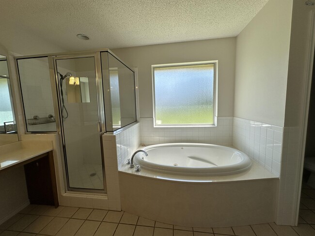 Building Photo - 3028 Whitehall Ln
