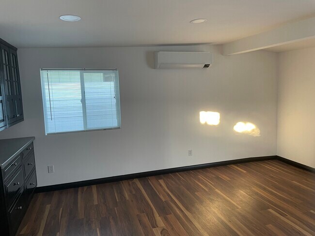 studio - 407 Naranja Dr
