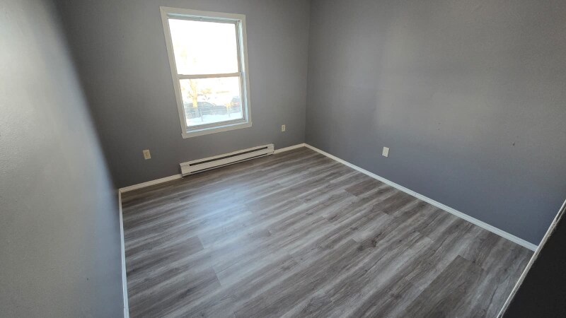 Building Photo - 384 S 6th St