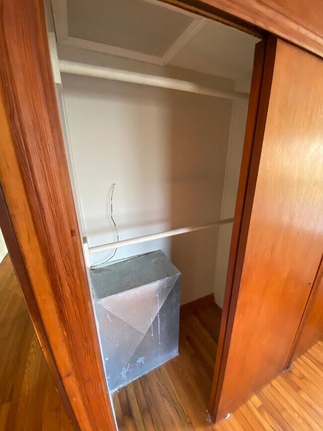 Building Photo - 1987 Joe Stephens Rd