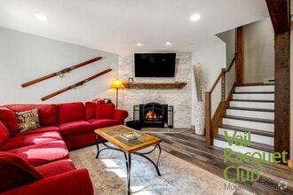 Building Photo - Annual Lease - 3BR, 3BA 3-level Townhome w...