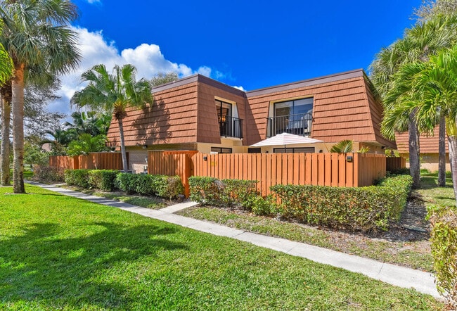 Building Photo - 3236 32nd Ct