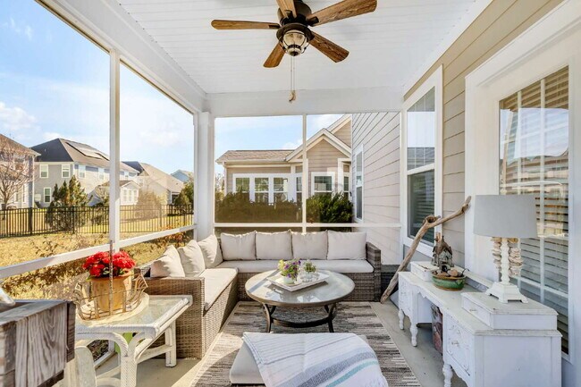 Building Photo - Gigantic Gorgeous Home in Pooler!