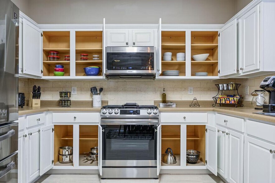 Building Photo - 206 Persimmon Tr