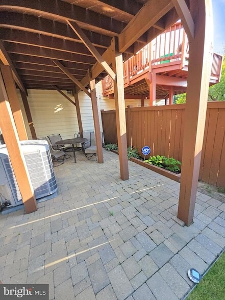 Building Photo - 9902 Woodview Dr