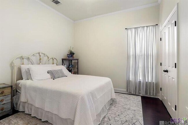 Building Photo - 14449 Royal Villa Dr