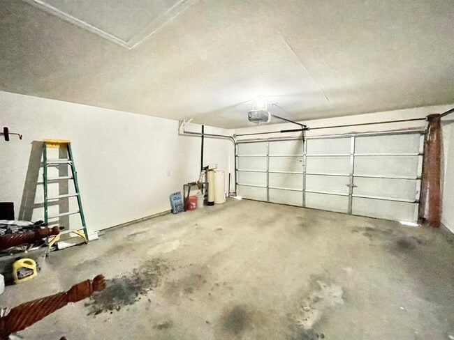 Building Photo - 902 Cashew Ln