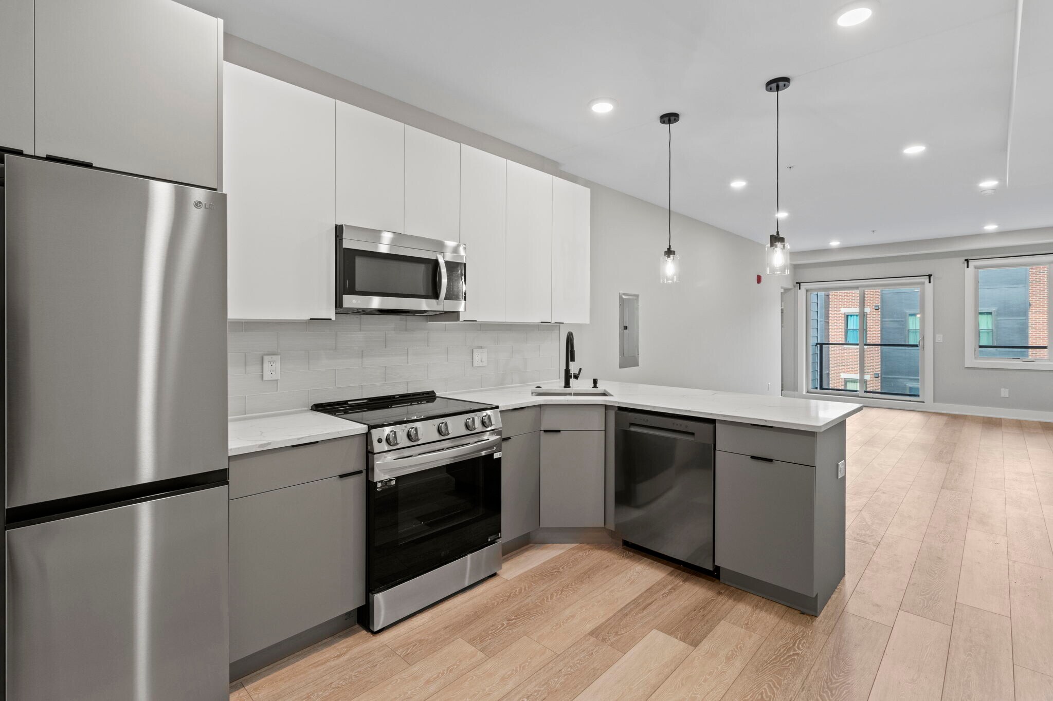 Building Photo - 2625 W Jefferson St