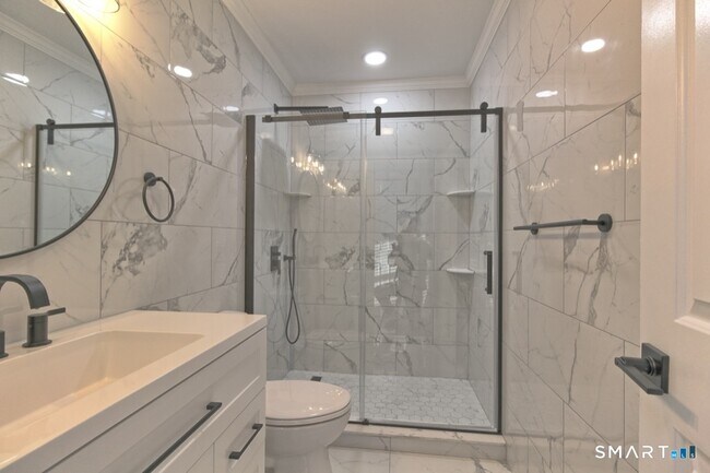 Building Photo - 169 Clark St