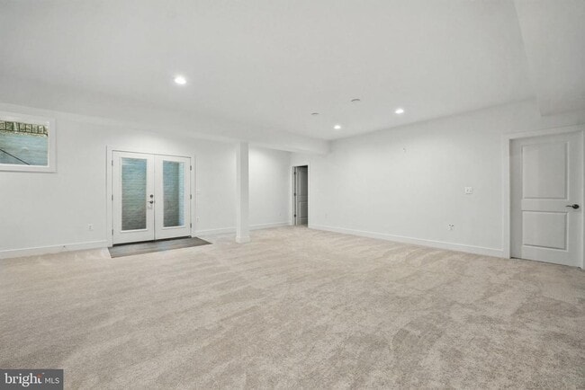 Building Photo - 5604 Clermont Dr