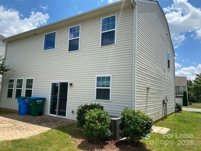 Building Photo - 14425 Green Birch Dr