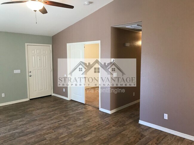 Building Photo - 42006 W Anne Ln