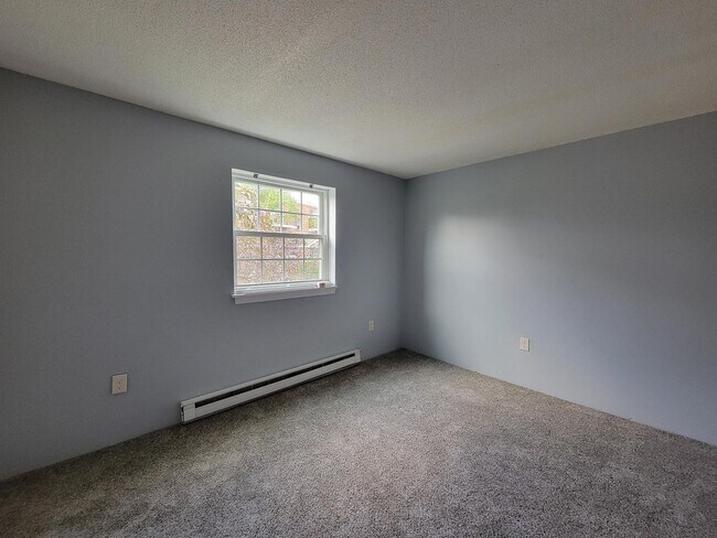 Building Photo - 185 Loudon Rd