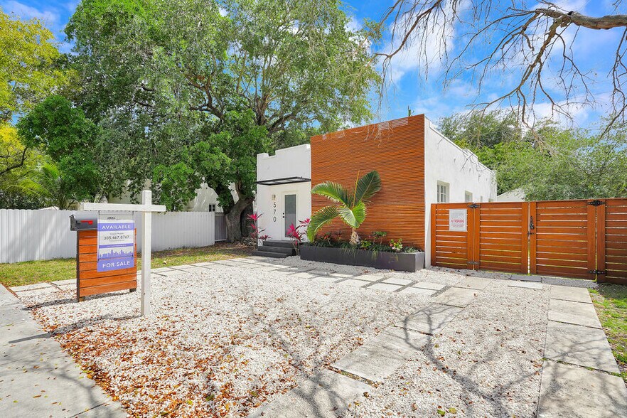 Building Photo - 570 NW 48th St