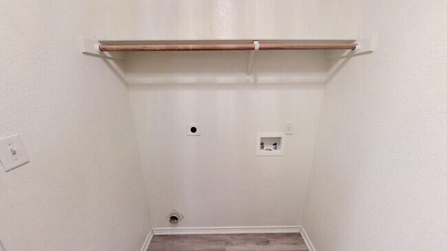 Building Photo - "Spacious 4-Bedroom Retreat with 2 Full Baths in Charming Nolanville!"