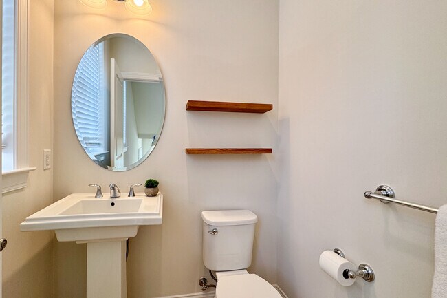 Building Photo - 25 Brentwood Cir