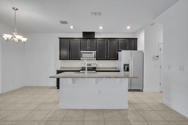 Building Photo - 1351 Merrydale Wy
