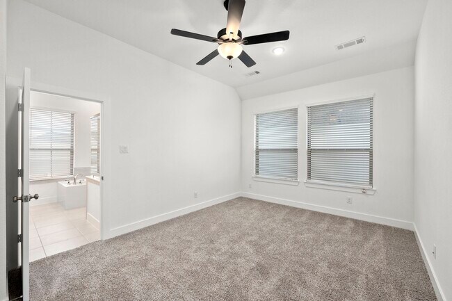 Building Photo - 7810 Starfish Arbor Dr