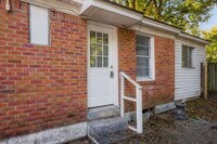 Building Photo - Berclair 1BR with appliances included — $750/mo, $450 deposit