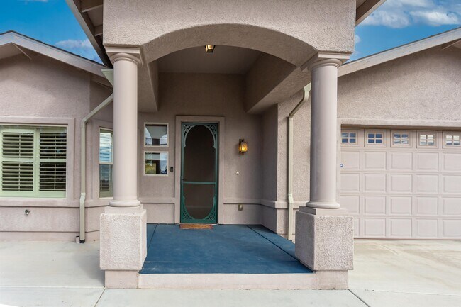 Building Photo - 4760 E Amber Rd
