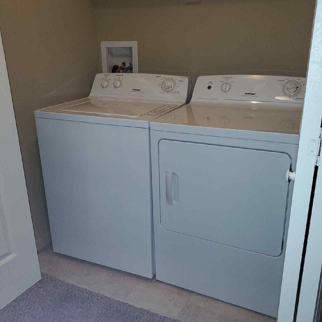 Building Photo - 524 W Gay St