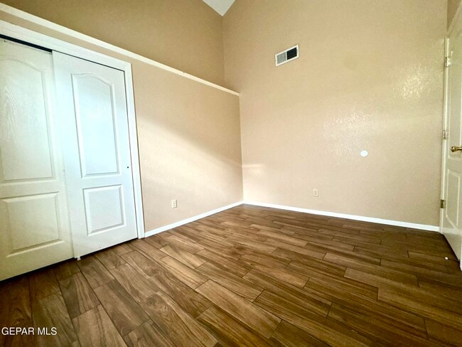 Building Photo - 12146 El Greco Cir