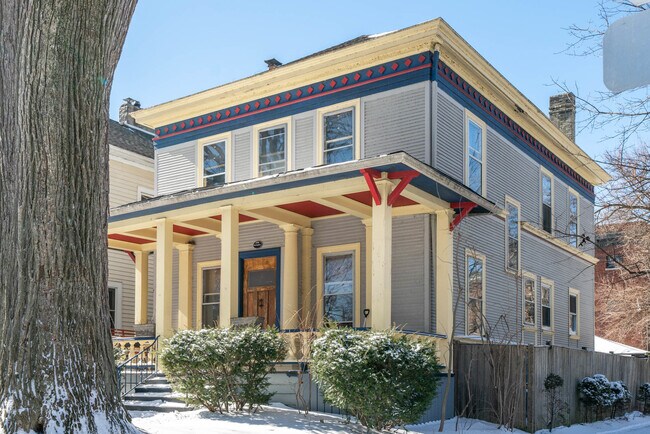 Building Photo - 1946 Orrington Ave