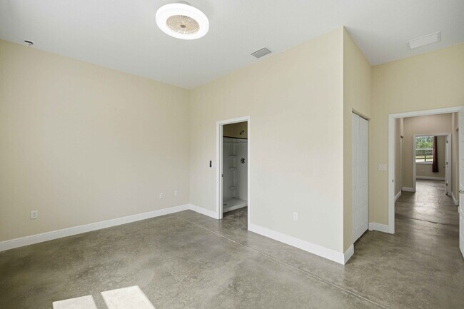 Building Photo - Country Living with Modern Convenience!
