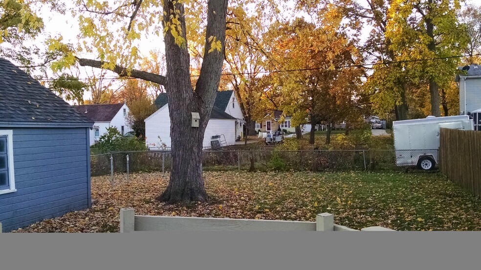 Building Photo - 1748 W Grand Ave