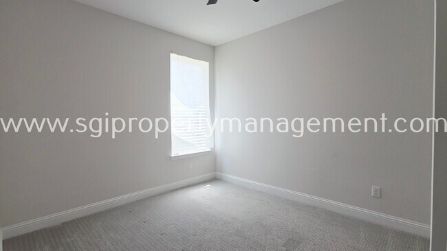 Building Photo - 10870 Grayhead Dr