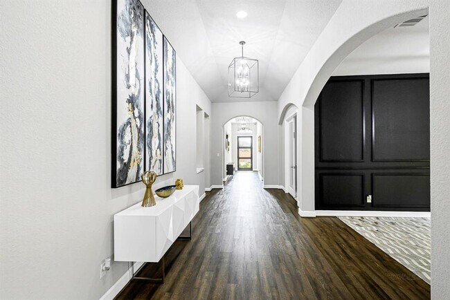 Building Photo - 7211 Sylvan Birch Trl