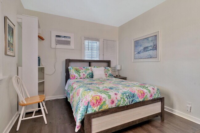 Building Photo - 118 S J St