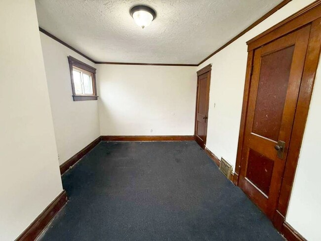 Building Photo - 3 BED 1 BATH BEAUTIFUL SINGLE FAMILY HOME IN GARFIELD HEIGHTS!