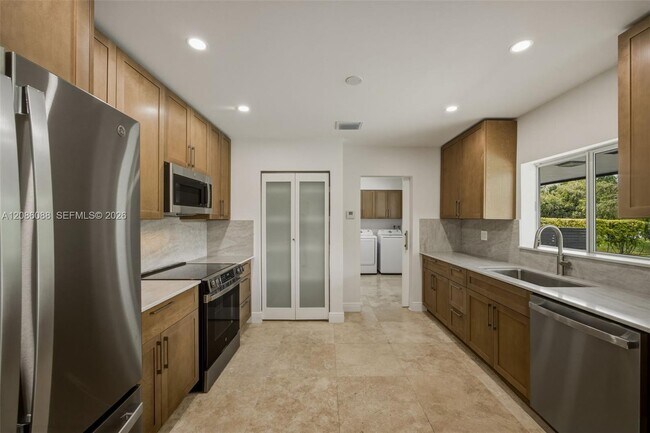 Building Photo - 13240 SW 70th Ave