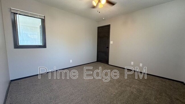 Building Photo - 1741 Ridgehaven Ct