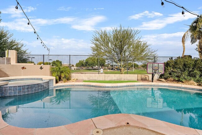 Building Photo - 488 E Diamond Trail