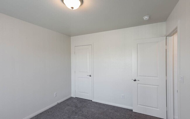 Building Photo - 4 Bedroom, with loft, North Las Vegas Home...