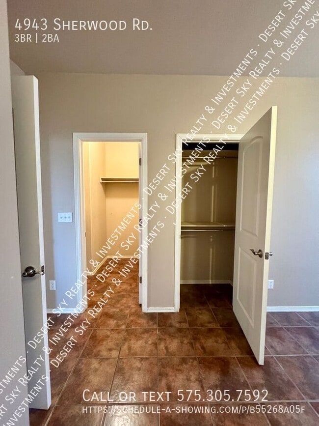 Building Photo - 4943 Sherwood Rd