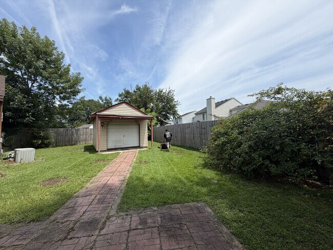 Building Photo - 1501 Millington Dr