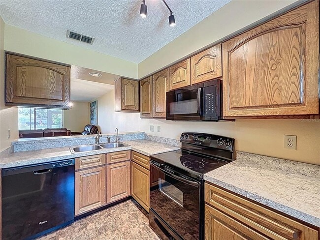 Building Photo - 6533 Spring Flower Dr