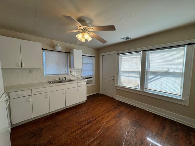 Building Photo - 2 bed 1 bath upstairs garage apartment, you pay only electric, private entrance and parking !