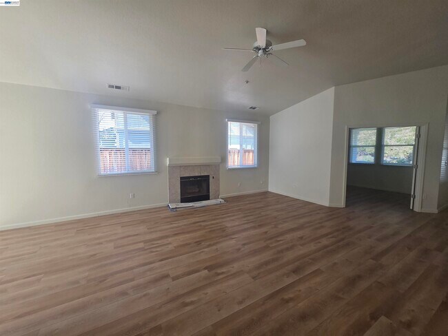 Building Photo - 1646 Mallard St