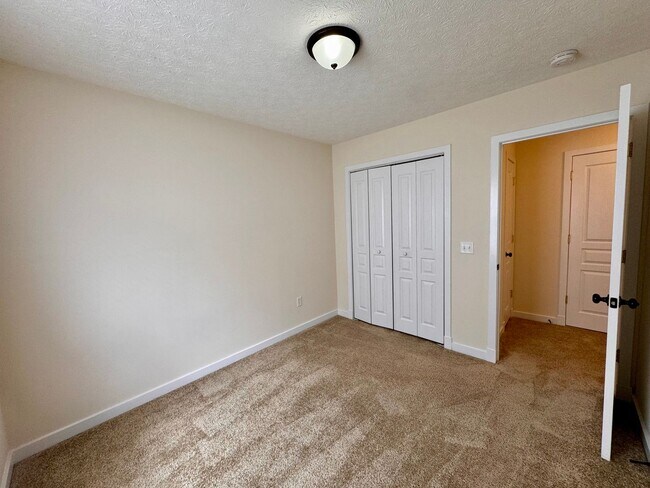 Building Photo - 1255 Poet's Ct