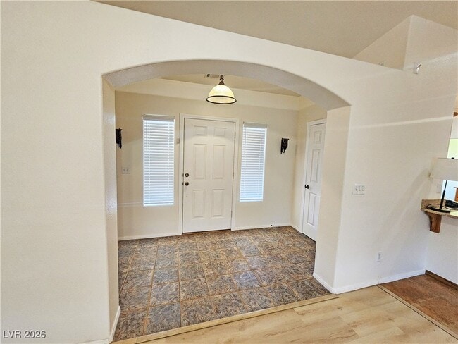 Building Photo - 3120 E Easy St