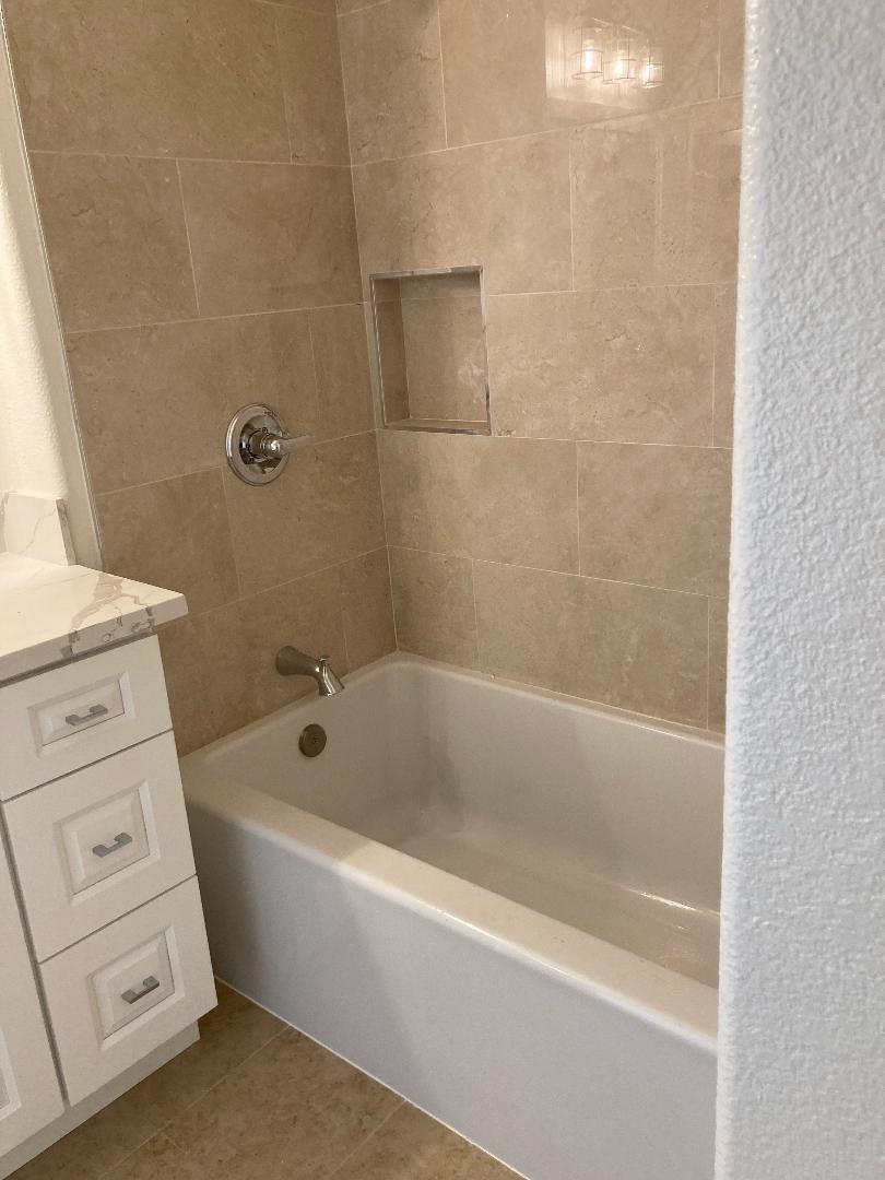 Building Photo - 7030 Paseo Encantada