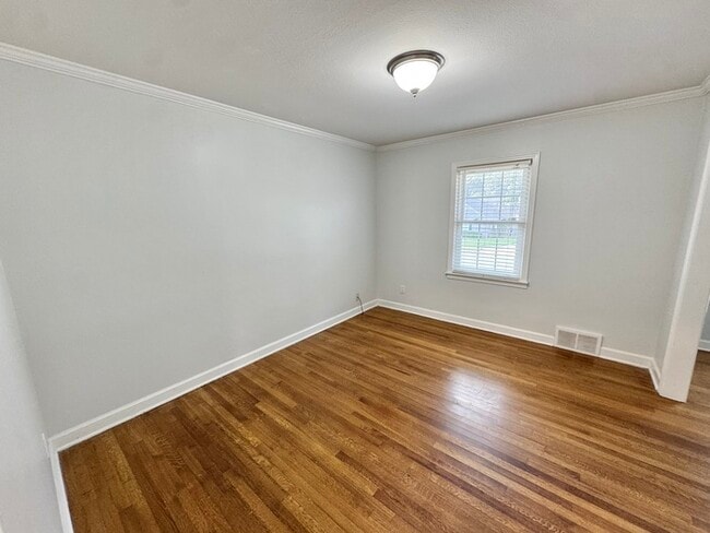 Building Photo - 4799 Welchshire Ave