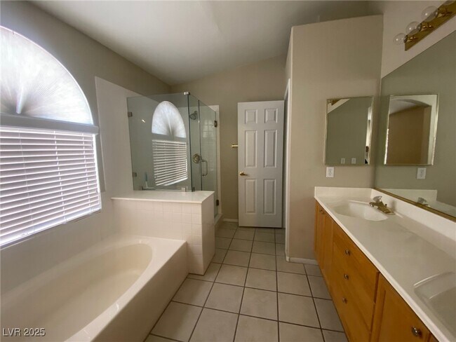 Building Photo - 355 Yacht Ave