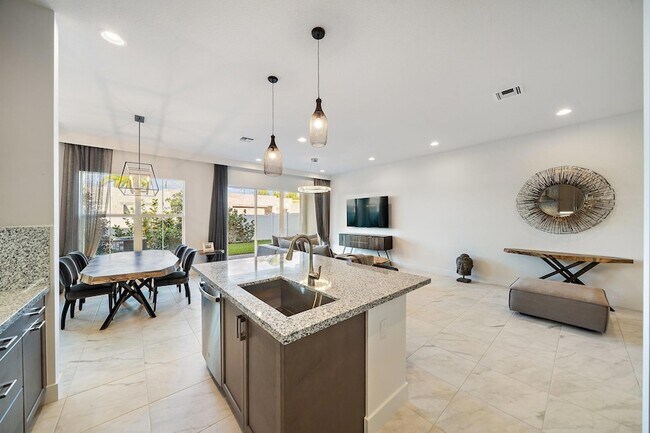 Building Photo - 4925 Pointe Midtown Way