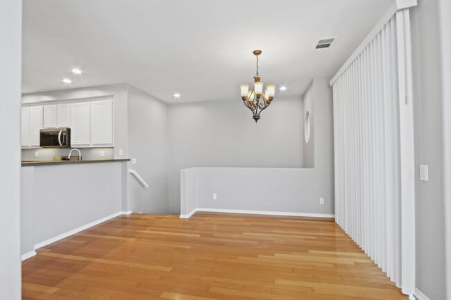 Building Photo - 7708 Hess Pl
